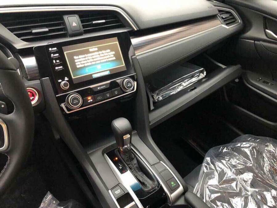 Honda Civic 1.5 RS Turbo 2019 moi Binh Duong - Co Xe Giao Ngay - Uy Tinh - Chat Luong