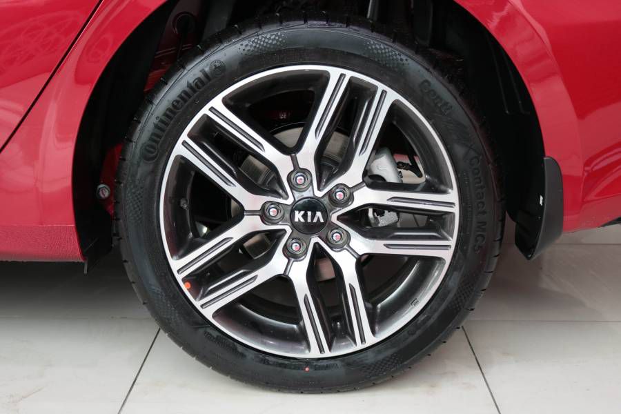 Kia Cerato Premium 2019 nhieu uu dai, du mau, xe co san va giao ngay, ho tro tra gop, lien he Mr. Hung 0908199026