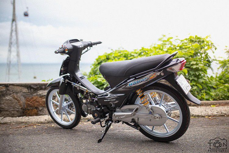 Xe máy Honda Wave cũ độ đồ chơi trăm triệu tại Sài Gòn