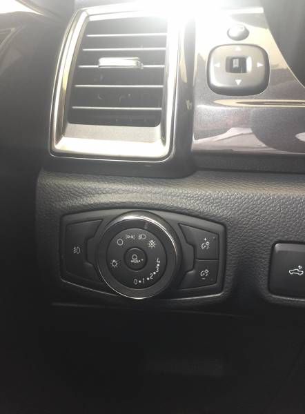 Ban Ford Ranger Wildtrack Bi-turbo moi du mau giao ngay LH: 0827707007
