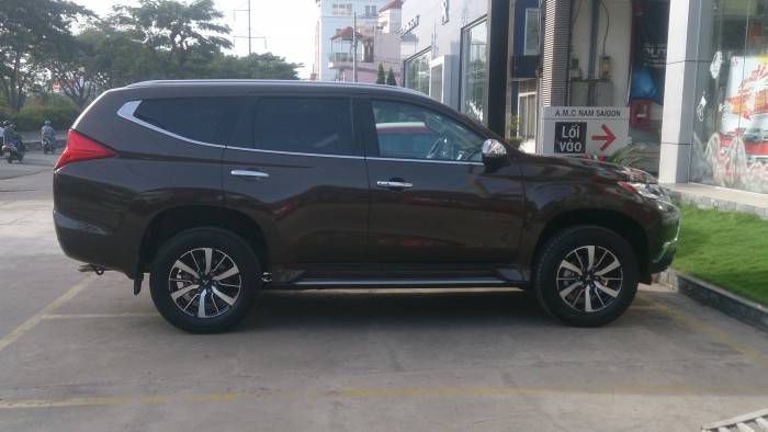 Ban Mitsubishi Pajero Sport GLS D2 MT 2019 moi Da Nang 0908 67 43 43