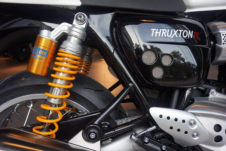 Moto Triumph Thruxton R chinh hang gia 595 trieu tai VN-Hinh-9