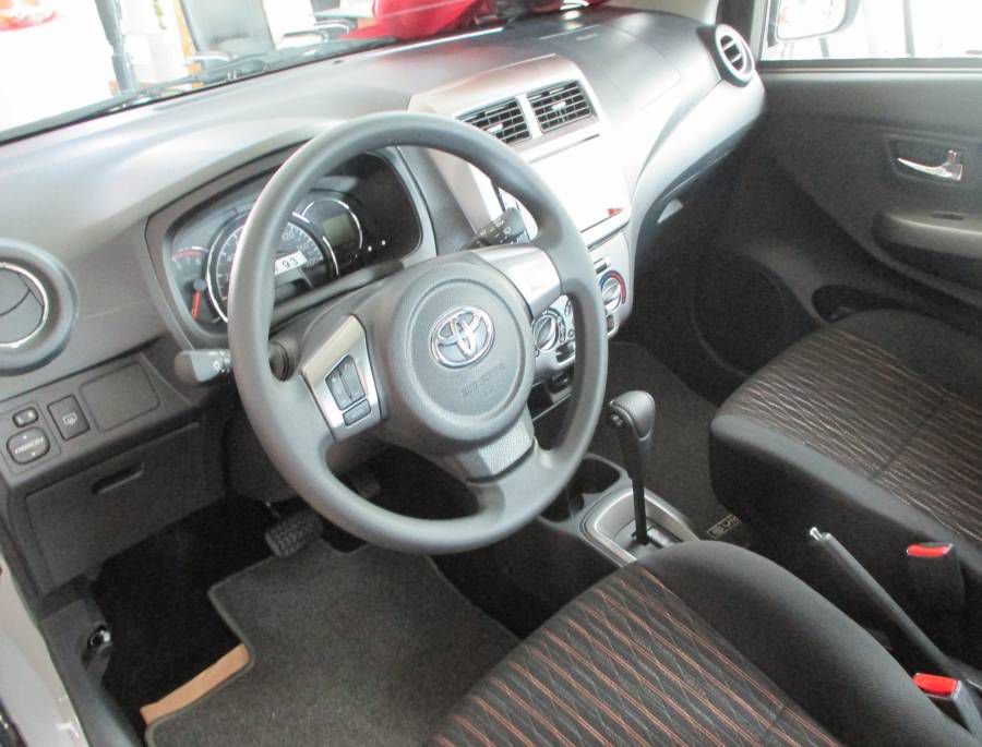 Ban Toyota Wigo 1.2AT 2019 moi Ho Chi Minh Chi can 115tr nhan xe ngay, Co du mau xe giao ngay toan quoc.