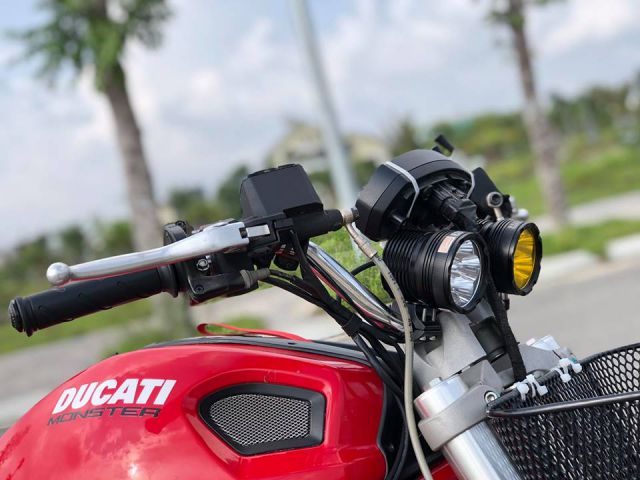 Ducati Monster custom Ba Gia Di Cho cuc thu vi tren dat Viet - 4