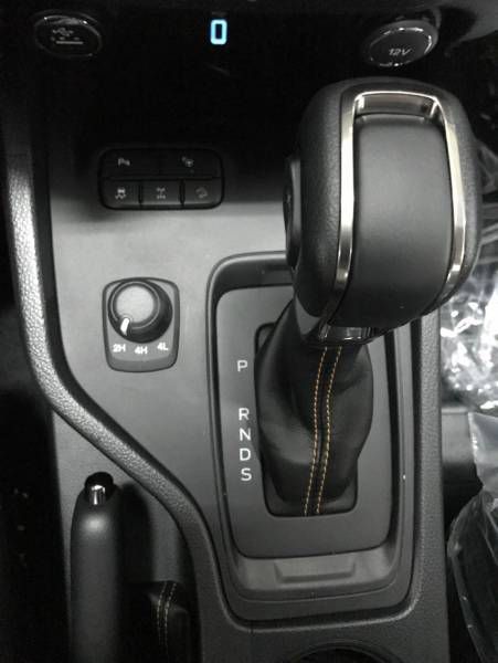 RANGER WILDTRAK 2.0 4X4 DU MAU GIAO NGAY, GIAM GIA TIEN MAT, TANG PHU KIEN LEN DEN 40TR.