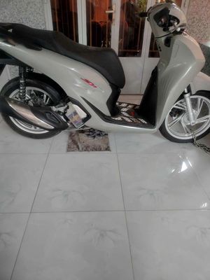 Xe Honda SH 150 màu xám