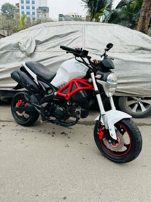 Ducati minii xe đẹp, Màu trắng tinh khôi chất