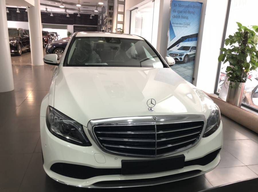 Ban Mercedes-Benz C200 exclusive 2019 Ho Tro Tra Gop Dang Ky Lai Thu Tai Nha