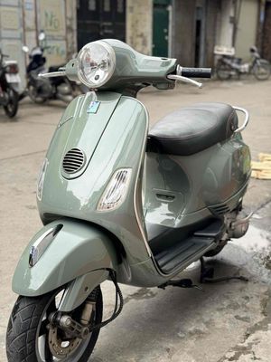 VESPA 2015 mới 95% xe đẹp chạy êm, máy móc zin