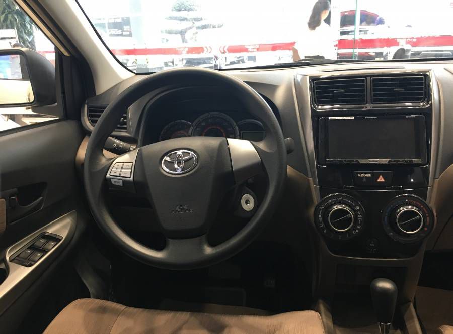 Ban Toyota Avanza 1.5AT 2019 moi co xe giao ngay, 0975773465