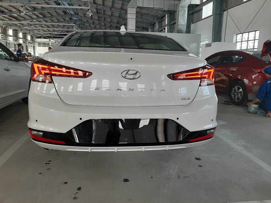 Hyundai Elantra 2019 Da Nang, Co san giao ngay, Tang 10 trieu phu kien, Ho tro Grab - Vay 80% gia tri xe. Lien he: 0905.59.89.59