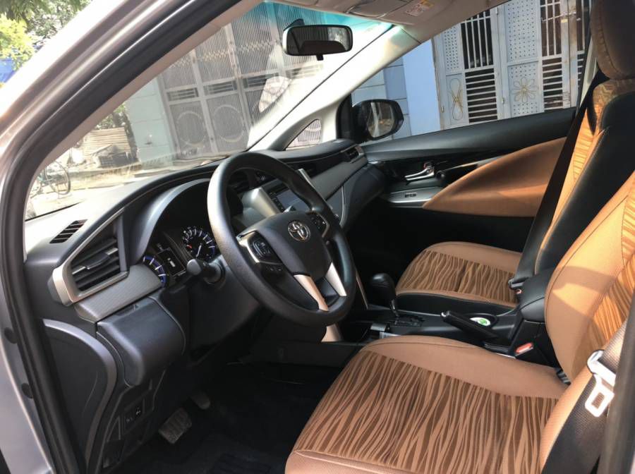 Ban Toyota Innova 2017, Mau bac, So tu dong.