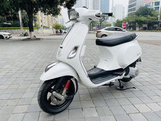 Piaggio VESPA S Đèn Vuông MÀU TRẮNG SỮA XE ĐẸP