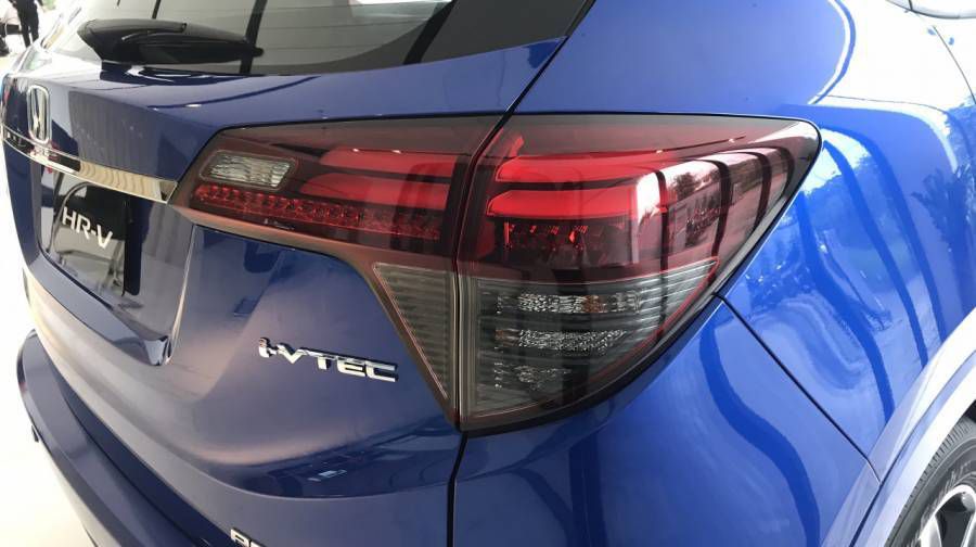 HONDA HRV NHAP THAI MAU TRANG 100% GOP 250TR GIAO XE NGAY KHUYEN MAI KHUNG