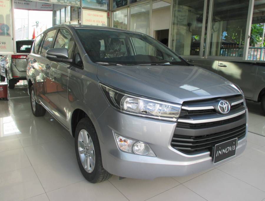 Ban Toyota Innova 2.0G moi Ho Chi Minh Chi can 240tr nhan xe ngay. Co du mau xe giao ngay toan quoc.