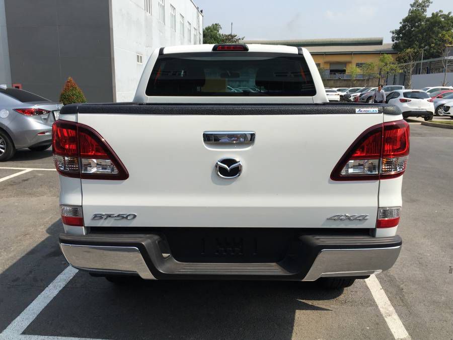 Ban Mazda BT-50 Face Lift 2019 moi Binh Duong