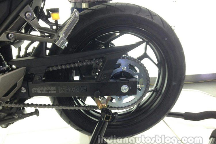 Can canh moto Kawasaki Z250 moi gia chi 109 trieu-Hinh-7