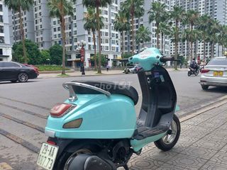 Bán xe Vespa 50cc mầu xanh mới chính chủ