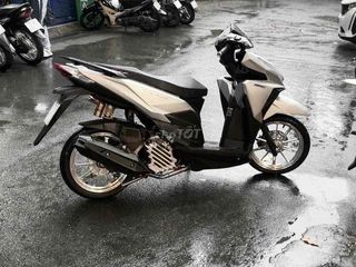 E cần bán xe vario 2017 đồ kiểng xe zin chính chủ