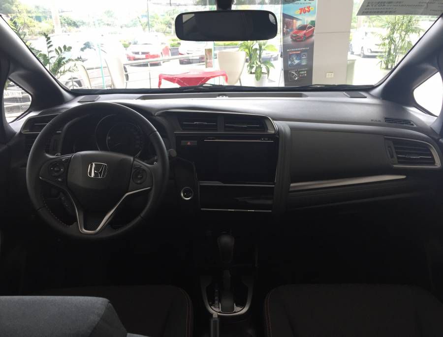 HONDA JAZZ 2019 NHAP KHAU GIAM GIA SOC LEN DEN 100TR TIEN MAT LH: 0968738833
