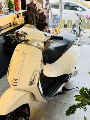 VESPA 2015 XE ZIN KENG