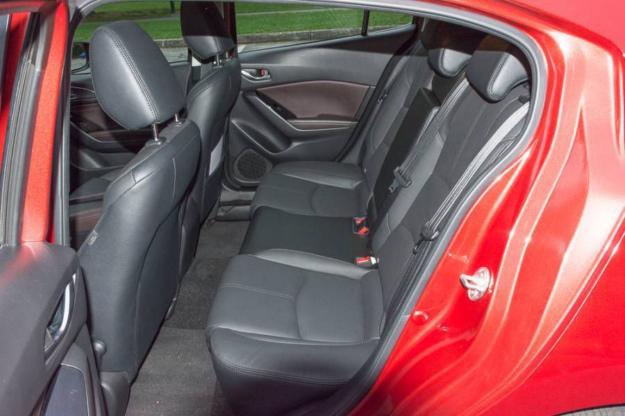 Ban Mazda 3 2.0G AT Sedan 2019 moi Dong Nai - Gia uu dai nhat khu vuc - Nhieu qua tang cuc hap dan