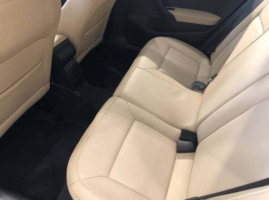 Ban Volkswagen Polo Sedan 1.6 AT 6 Cap So -Khuyen Mai Hap Dan