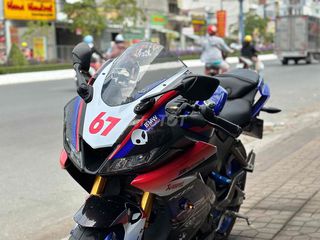 Yamaha R15  2019