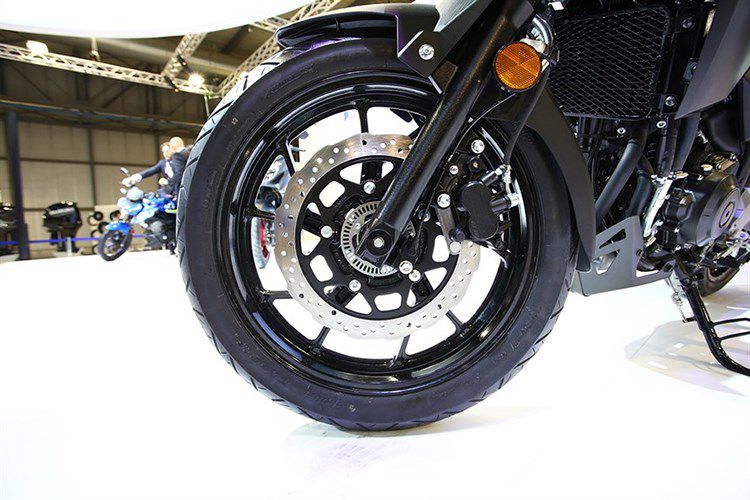 Moto Suzuki V-Strom 250 moi "chot gia" chi 114 trieu dong-Hinh-9