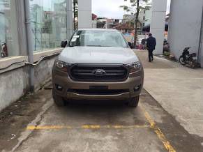 Hang xe Ford tai Hoa Binh bao gia Ford Ranger 1 cau so san ,du phu kien .chi can 150 trieu nhan xe LH:0941921742