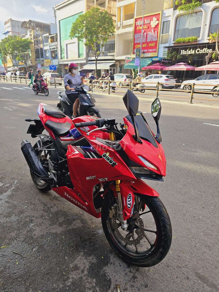 QUÝMOTOR CYCLE (Cbr150 siêu đẹp Odo 9900km.2022)