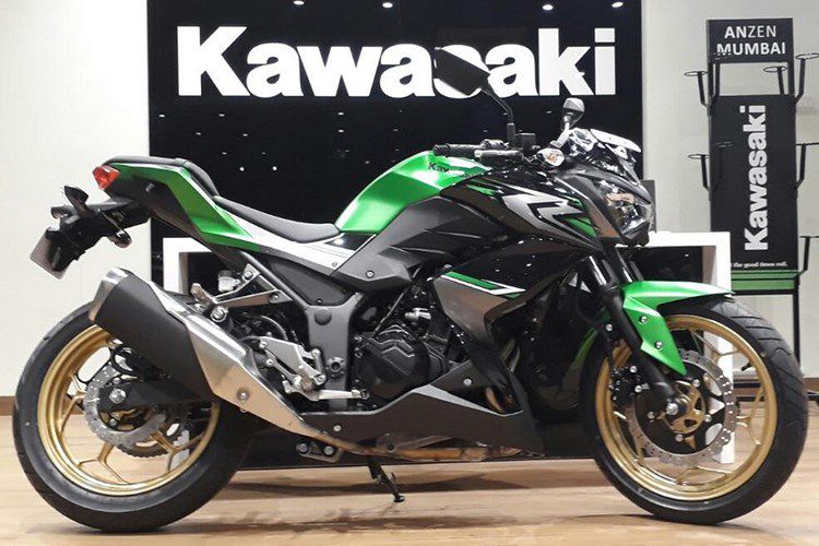 Can canh moto Kawasaki Z250 moi gia chi 109 trieu