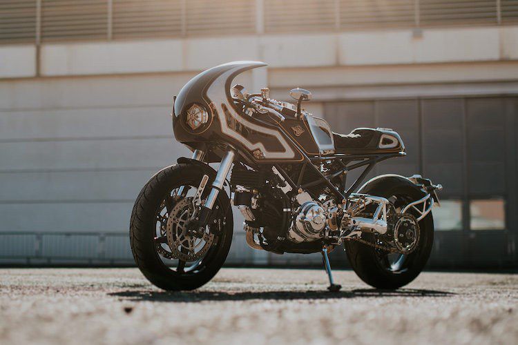 Ducati Monster “lot xac” voi ban do cafe racer cuc chat