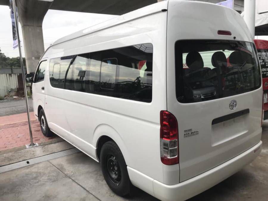 Ca Map Toyota Hiace khuyen mai den 150tr