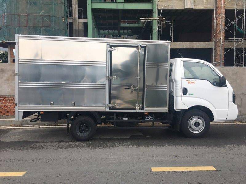 Xe tai kia 2.4 tan thung 3.5m 2019 mau trang - Ho tro vay 80% LH: 0938.903.187