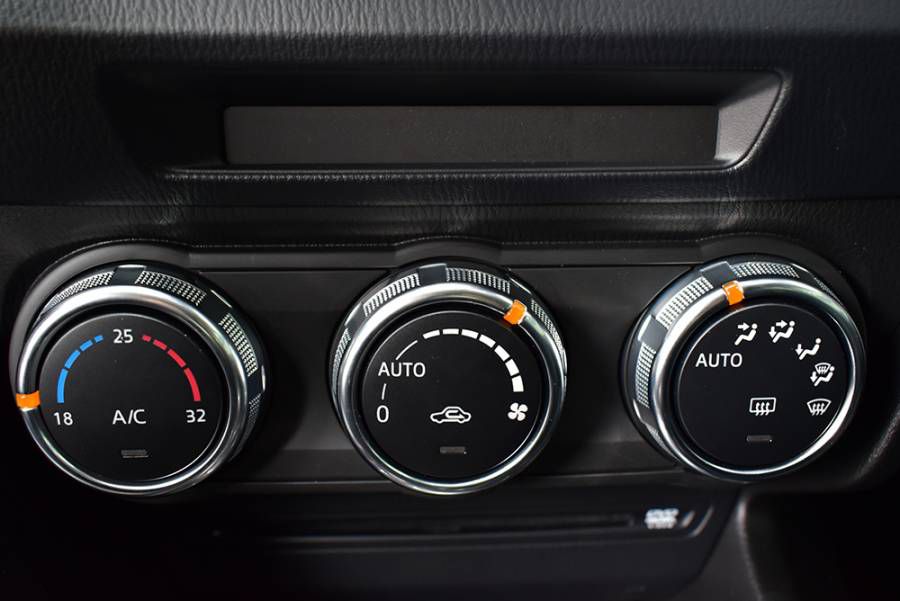 MAZDA 3 1.5 HB FL - 2019 - GOI NGAY BAO GIA LAN BANH TOT NHAT