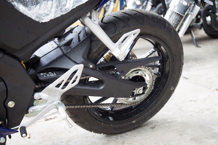 Moto Yamaha R15 Movistar "thet gia" 110 trieu tai VN-Hinh-8