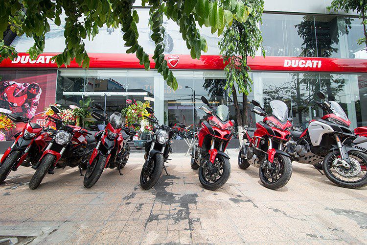 Ducati Viet Nam co showroom moto chuan 3S toan cau