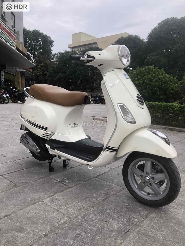 piagio Vespa Lx 125 ie màu trắng