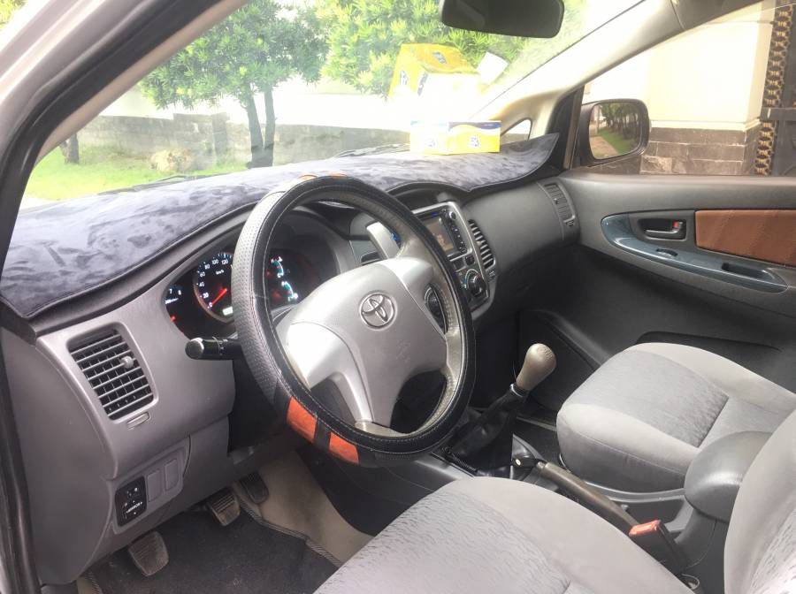 Ban Toyota Innova cuoi 2012 2.0E so san xe gia dinh chinh chu khong kinh doanh Ho Chi Minh