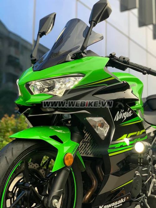 Can ban Kawasaki Ninja 400 ABS 2018 mau den dam xanh la o TPHCM gia 140tr MSP #1003885