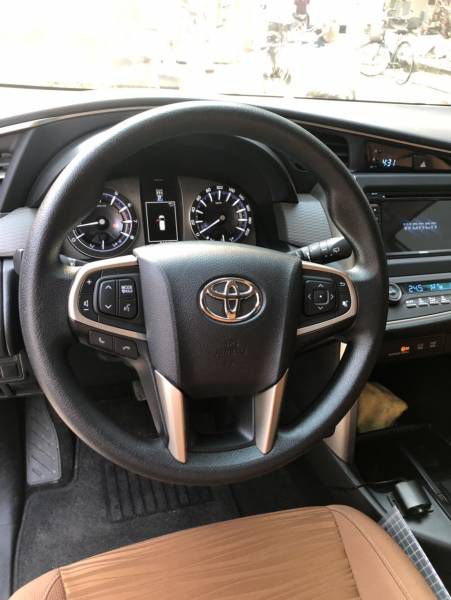 Ban Toyota Innova 2017, Mau bac, So tu dong.