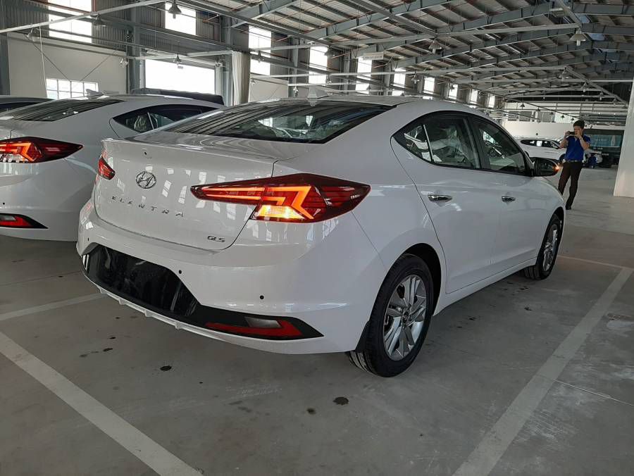 Hyundai Elantra 2019 Da Nang, Co san giao ngay, Tang 10 trieu phu kien, Ho tro Grab - Vay 80% gia tri xe. Lien he: 0905.59.89.59
