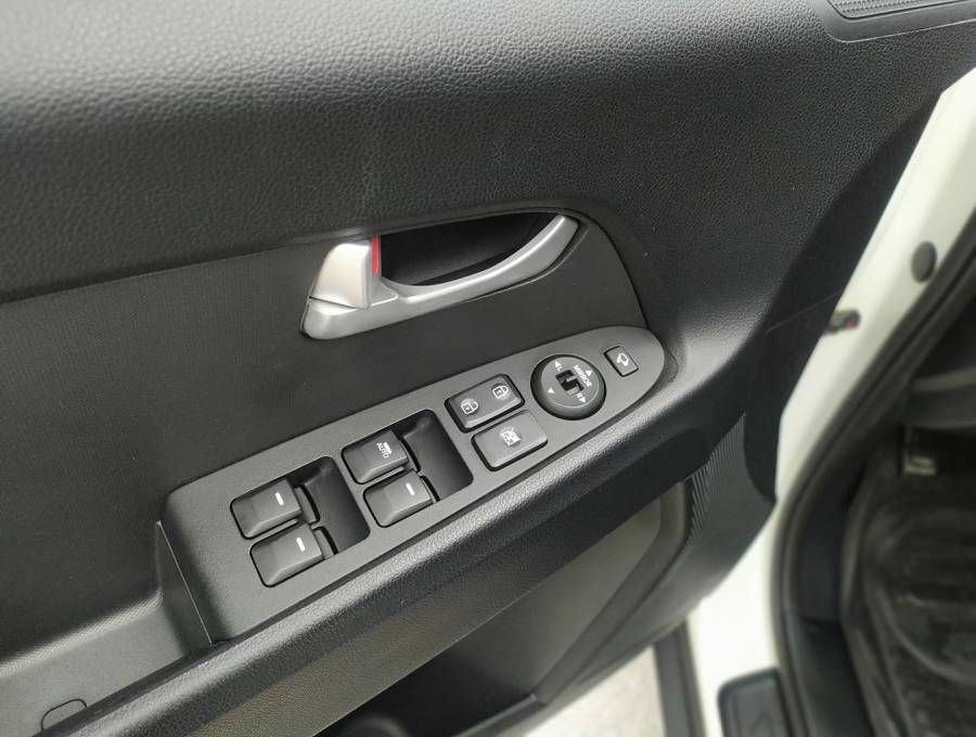 Ban Kia Sportage 2.0AT 2012 cu Ha Noi