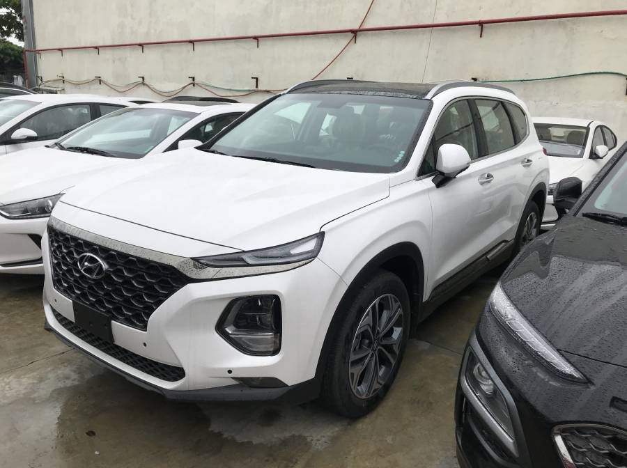 Hyundai Santafe 2019 Da Nang, Co san giao ngay, Qua Tang hap dan, Ho tro Grab - Vay 80% gia tri xe. Lien he: 0905.59.89.59