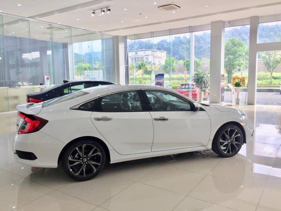 Honda Civic 1.5 RS Turbo 2019 moi Binh Duong - Co Xe Giao Ngay - Uy Tinh - Chat Luong