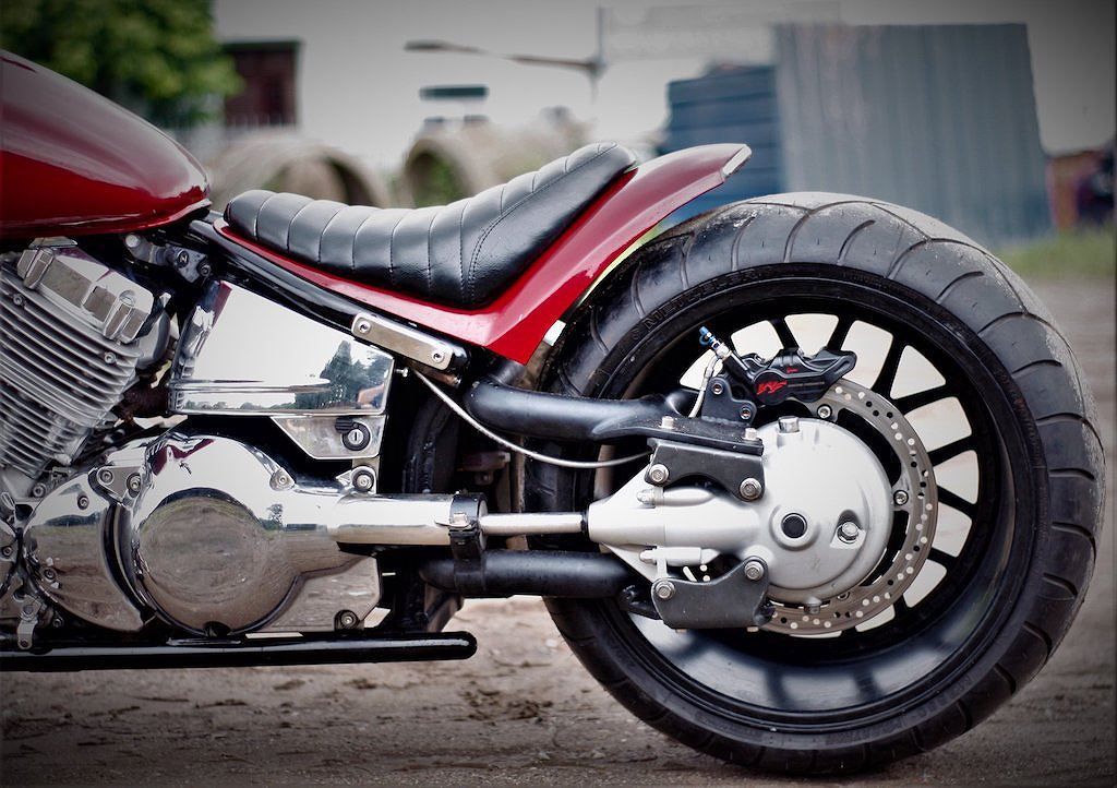 Độc đáo mô tô cruiser Yamaha Dragstar 400 độ bobber “bánh béo” tại Việt Nam ảnh 3