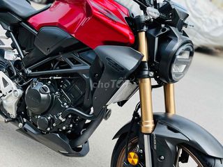 HONDA CB 300R motor pkl mới như đập thùng.1200km