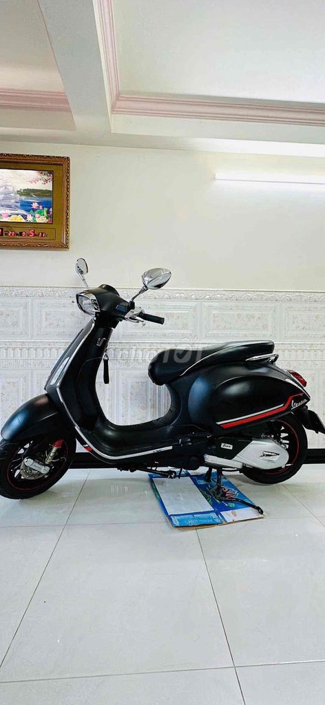 Xe kiểng Vespa sprint đen nhám đẹp như mới