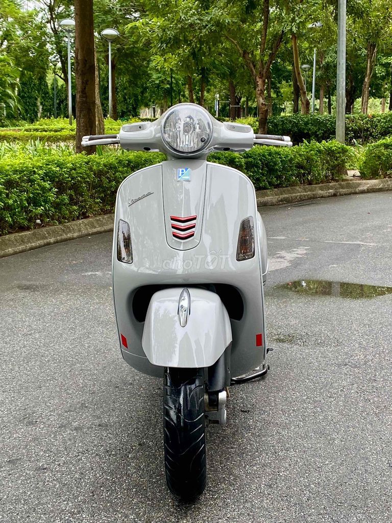 VESPA GTS 2015 MÀU XI MĂNG ĐẸP CHẤT!